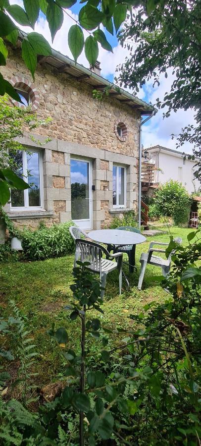 Bienvenue aux Lavandières. Montrollet Extérieur photo